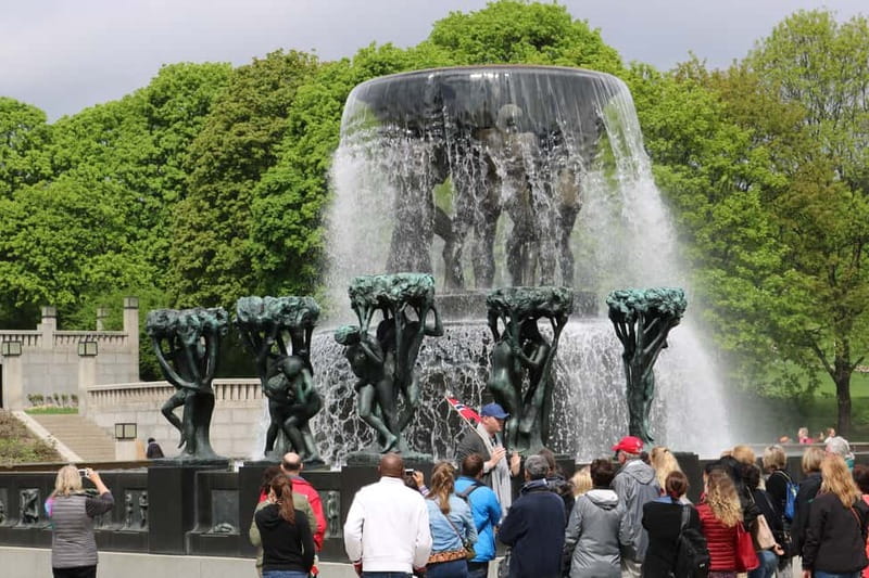 Oslo: Oslo Discovery Tour with 2 Museums Included - Downtown Oslo from the comfort of a modern coach