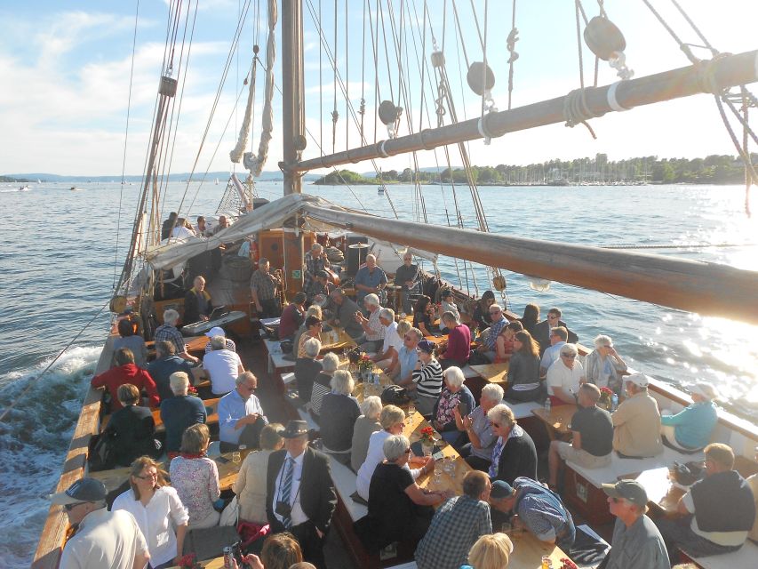 Oslo: Oslo Fjord Cruise with Live Jazz Music & Shrimp Buffet - The Oslo Fjord route: islands, fortresses, and tiny summer houses