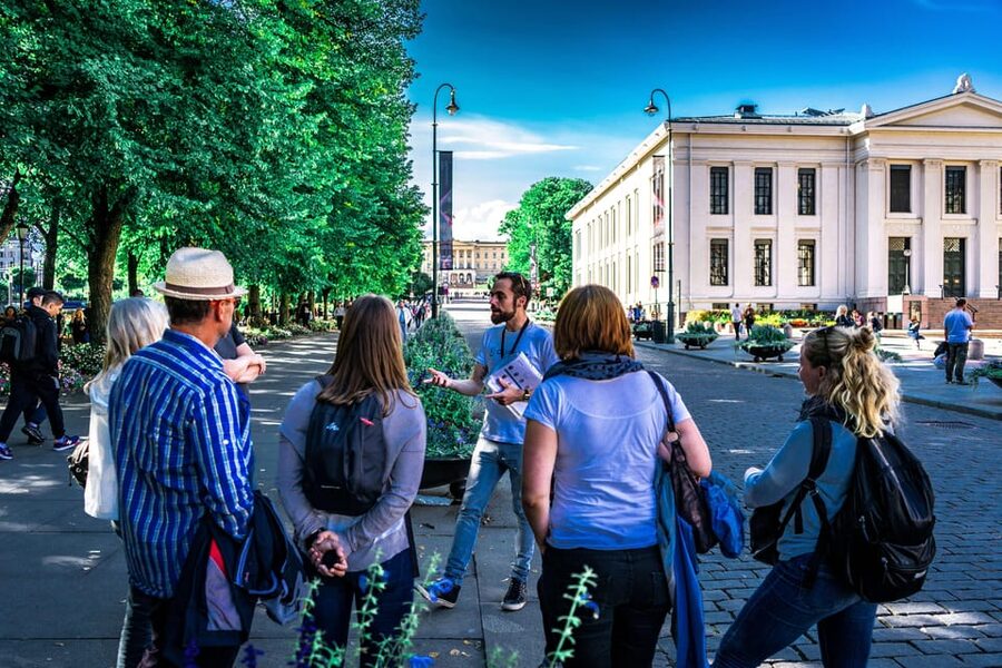 Oslo: Private Walking Tour - Christiania Torv and Bank Square: Where the Center Tightens