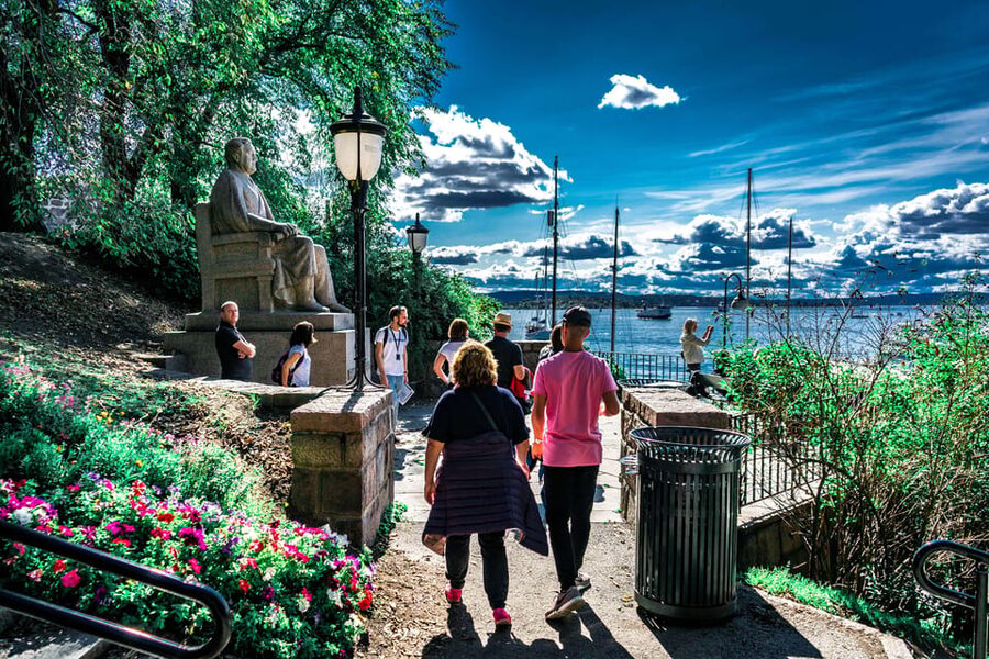 Oslo: Private Walking Tour - City Hall and the Nobel Peace Prize Setting