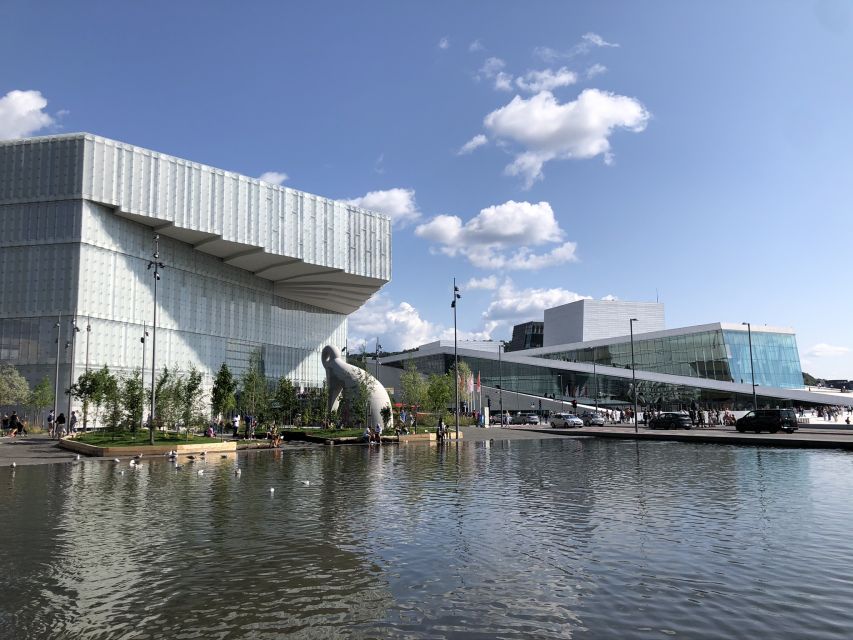 Oslo: Sightseeing with Holmenkollen Ski Jump & Vigeland Park - Getting your bearings in Oslo, starting from Haakon VIIs gate