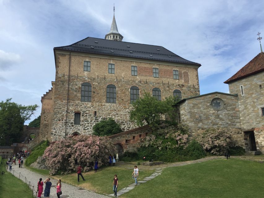 Oslo: Sightseeing with Holmenkollen Ski Jump & Vigeland Park - Transportation and the guide experience: what matters in practice