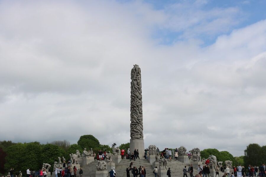 Oslo: Sightseeing with Holmenkollen Ski Jump & Vigeland Park - Holmenkollen Ski Jump: Olympic history plus real payoff views