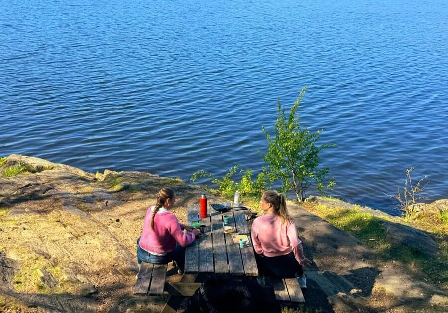 Oslo: Yoga & Hiking with a dog - A Quick Note on Languages and the Guide Style