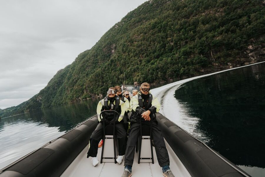 Øystese: Hardangerfjord RIB safari to the Fyksesund branch - What to pack and how to time your visit for better waterfalls