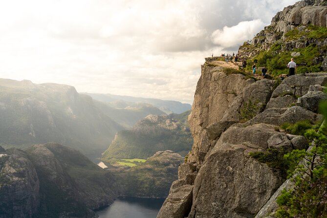 Preikestolen | Pulpit Rock - Hike with a local guide - Lunch with the cliff view: snacks that keep you moving