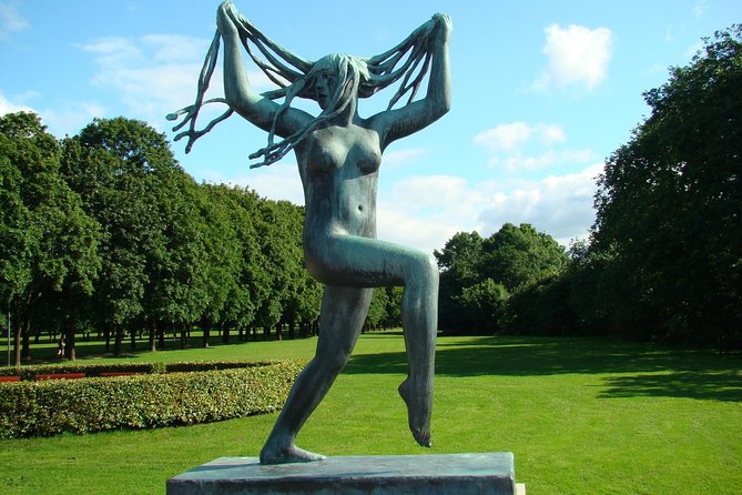 Private 5-hrs Oslo Exclusive Driverguide Luxury Limo/Van-Tour incl Museums - Akerselva and Honse-Lovisas Hus: street art plus the river’s industrial past