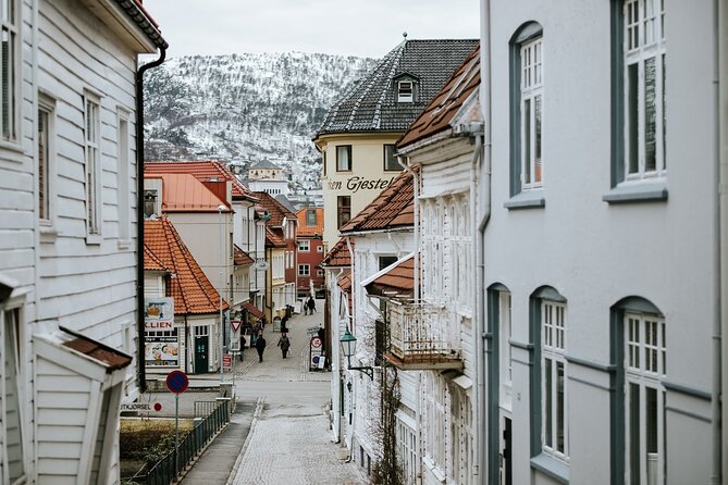 Private Bergen Walking tour with Funicular - Bergenhus Fortress: royal stone hall and Rosenkrantz tower