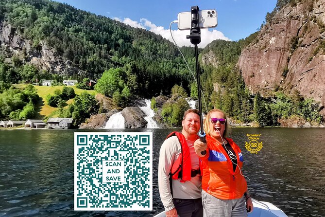 Private Cruise: Mostraumen by Zodiac or Lux Pontoon Boat - Pontoon vs RIB/Zodiac: Why the Boat Choice Affects Your Comfort