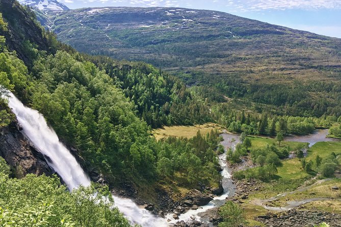 PRIVATE GUIDED TOUR: Folgefonna Glacier roundtrip from Bergen, 8 hours - Your private driver-guide, and why it matters more than you think