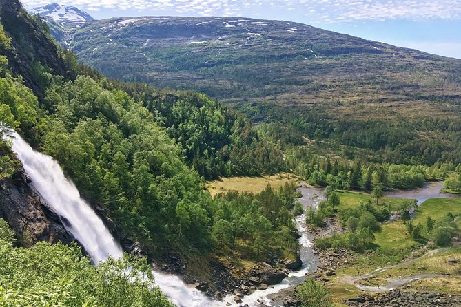 PRIVATE GUIDED TOUR: Queen of the Fjords - tour from Bergen, 6 hours - The Fusafjord car ferry: a real break from driving