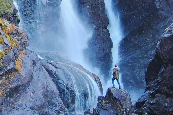 PRIVATE GUIDED TOUR: Secrets of the Fjords - the Osterfjord and Mo, 6-7 hours - From Bergenhus Fortress to the Osterøy Bridge viewpoint