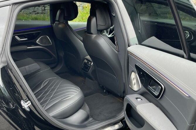 Private transfer From Bergen Airport - Hotels/Port 1-14 pax. - Flesland Arrival Made Easy: Name Signs and Flight Tracking