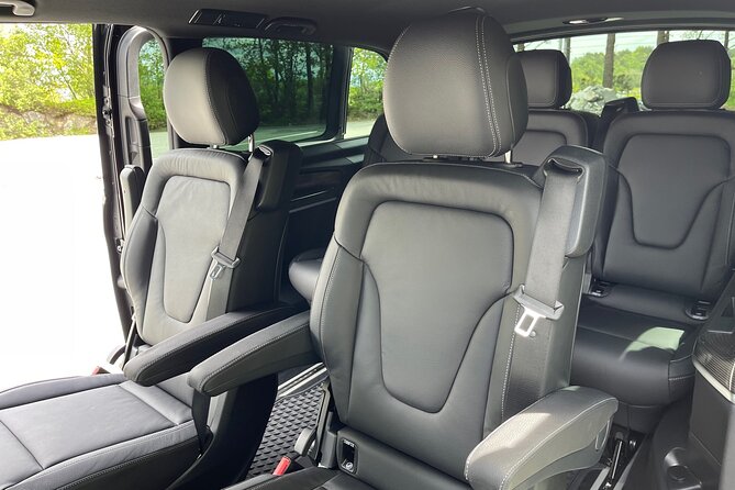 Private Transfer - Hotels & Cruise Ports - Airport 1-14 pax - Meet-and-Greet Pickup That Finds You Fast