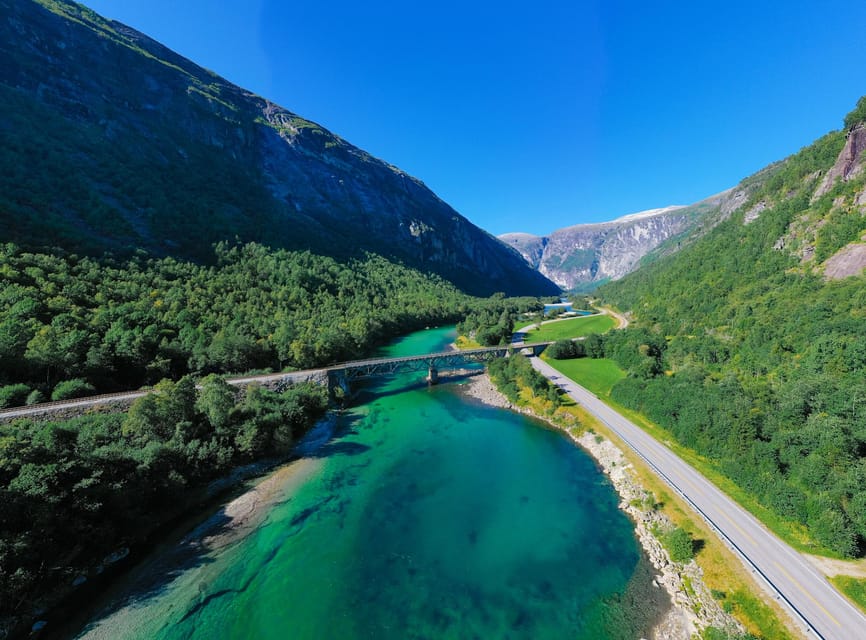 Romsdalen: Rauma Railway Golden Train with Guide - Onboard Setup: Audio on Your Phone Plus an English Guide