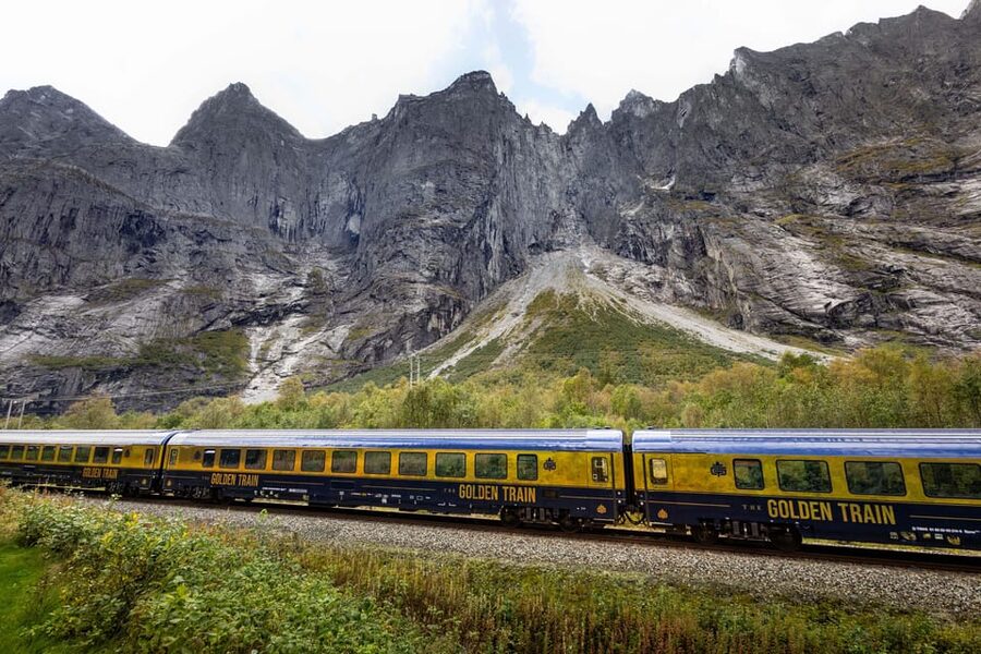 Romsdalen: Rauma Railway Golden Train with Guide - Bjorli Break: Photo Time, Short Station Interlude, and a Golden Train Museum