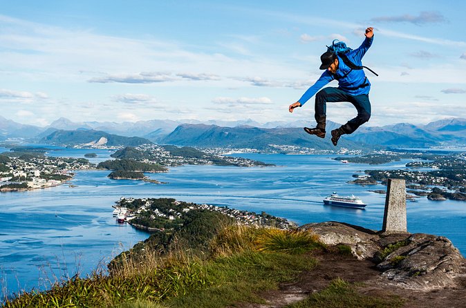 Seakayak And Hike in Ålesund - Small Group Size and Why Guides Matter Here