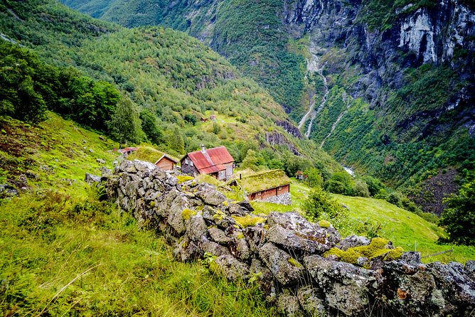 Self-Guided Full Day: Bergen To Oslo with Sognefjord cruise (5h) - Starting point in Bergen: Strandkaien and the 7:30 am rhythm