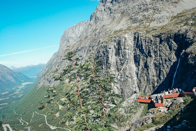 Sightseeing Tour in Trollstigen - Land of Trolls - Kokarsteinen: a quick fjord stop that snaps the day into focus