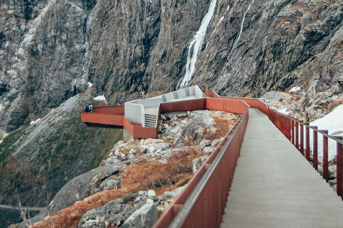 Sightseeing Tour in Trollstigen - Land of Trolls - Ålesund as a starting point, and what you’ll notice on the way out