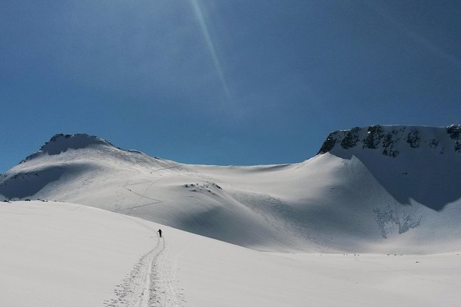Ski Touring with Norway Mountain Guides. - Off-piste and untouched snow, what you should understand