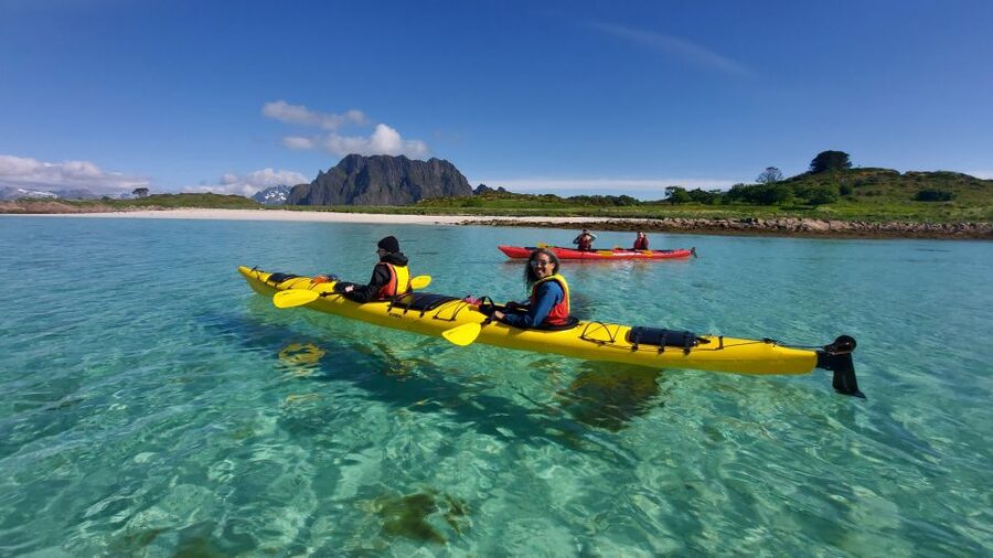 Skrova Island : 3hours Guided Kayak Tour - Getting There: Heimbrygga Meeting Point and Ferry Reality Check