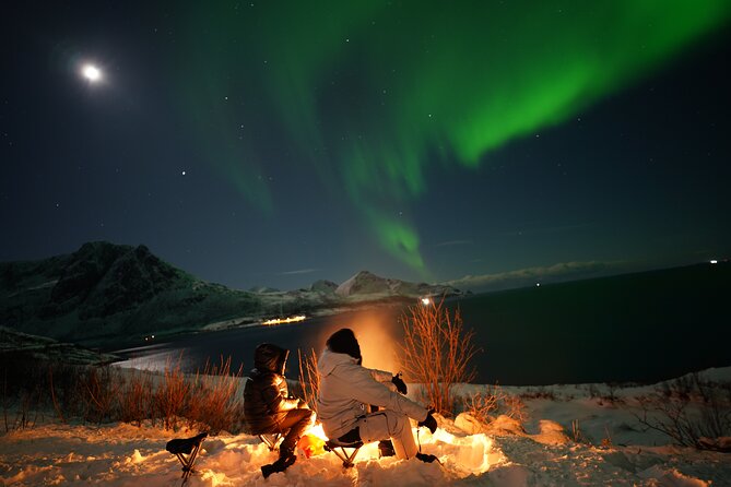 Small Northern Lights Tour Max 8 Guests Pickup and Photography - The “live routing” part: how you should expect the night to move
