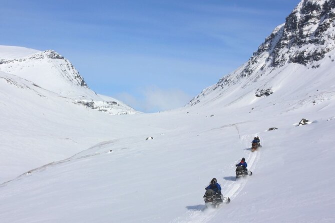 Snowmobile Evening Adventure outside Tromsø - Gear and safety: what’s provided, and what that means in practice