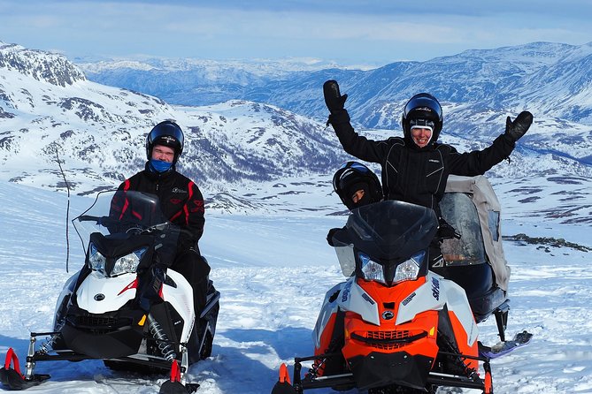 Snowmobile safari in the mountain plateau of Finnmarksvidda - Sami life stops, history talk, and the warm break that matters