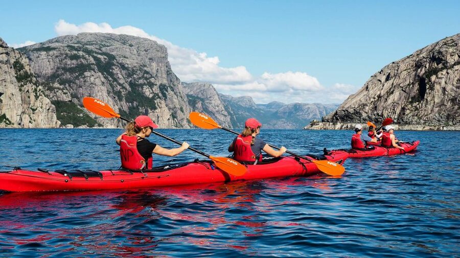 Stavanger: Guided Kayaking in Lysefjord - The pre-paddle routine: 10-minute safety briefing plus a quick walk