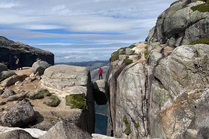 Stavanger Kjerag Hike with Guide and Transportation - Weather and pacing: how to set yourself up for success