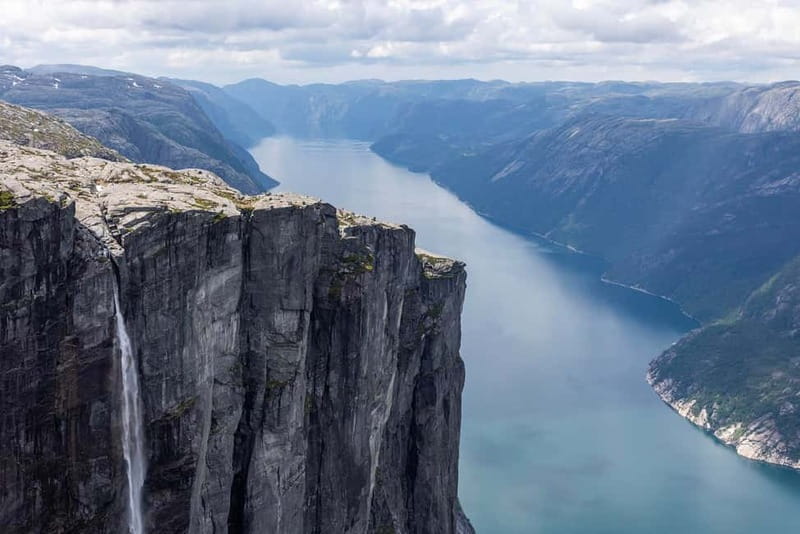 Stavanger: Kjerag Summer Hike with Packed Lunch - Who should book this Kjerag summer hike, and who should skip