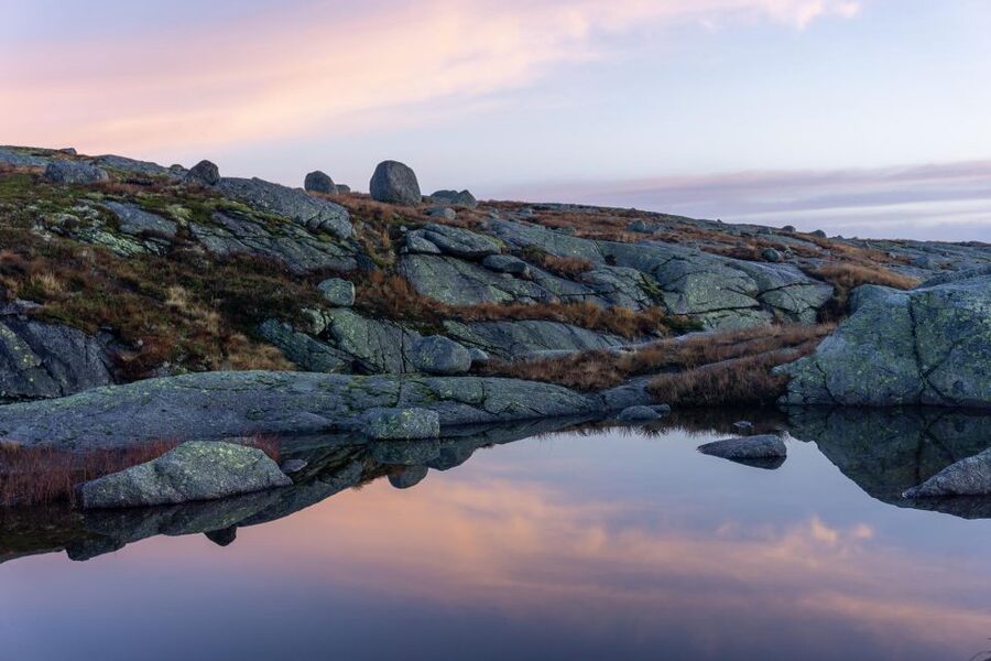 Stavanger: Off-Season Hike to Kjerag + Packed Lunch - Gear and clothing: what’s included, what you bring, what you rent