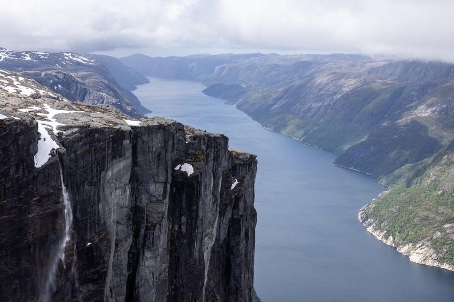Stavanger: Off-Season Hike to Kjerag + Packed Lunch - Who should book this hike to Kjerag, and who should skip it