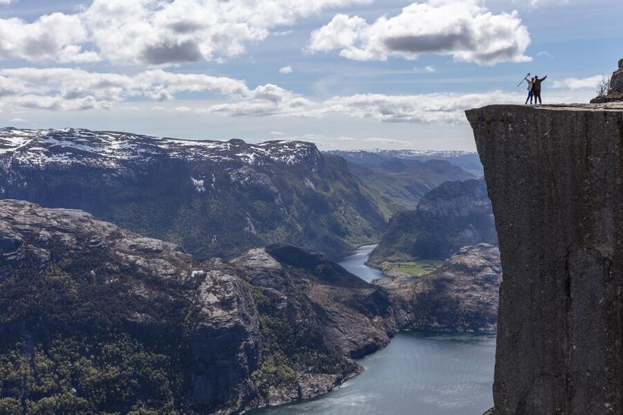 Stavanger: Preikestolen Classic Hike and Side Trail - Stavanger pickup to the Preikestolen trailhead: how the day starts
