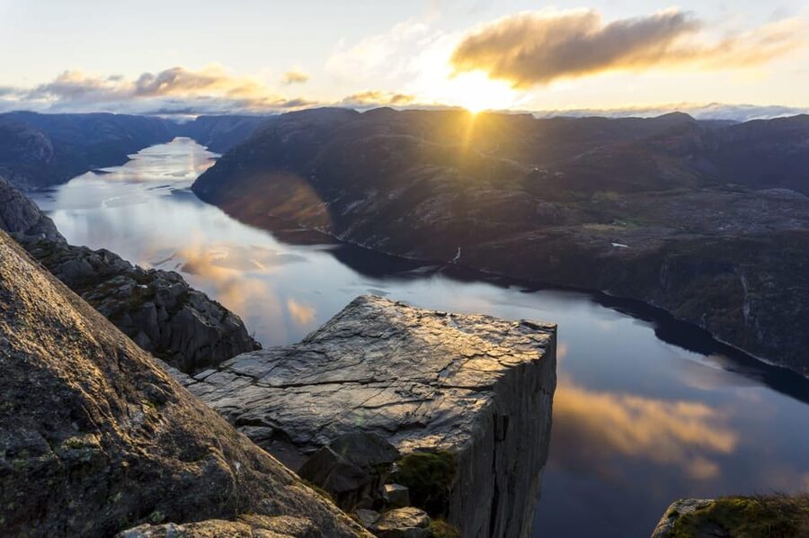 Stavanger: Preikestolen (Pulpit Rock) Hike with Local Guide - Getting on the trail: woods, streams, and the first real climb