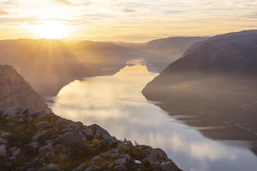 Stavanger: Preikestolen Sunrise Hike with Breakfast Buffet - Getting from Stavanger to the trailhead, and why that drive matters