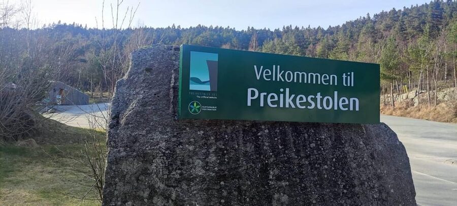 Stavanger: Preikestolen Tour with Guide and Pickup - Coach to the trailhead: why the ride is part of the value