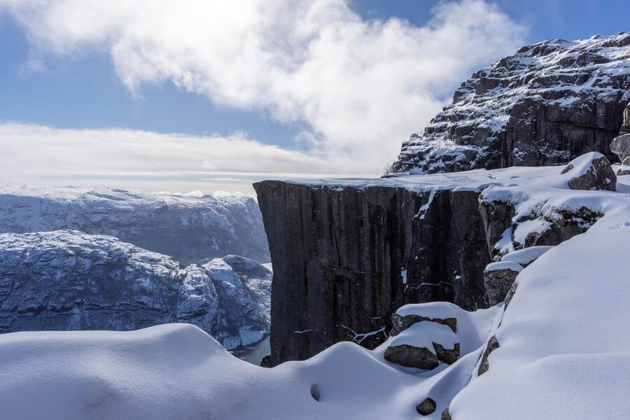 Stavanger: Preikestolen Winter Hike + Hot Lunch - Villa Rosehagen hot lunch: recharging with soup and warm drinks