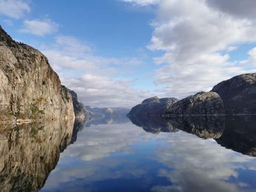 Stavanger: Scenic Fjord Cruise to Lysefjord and Preikestolen - Pulpit Rock and Preikestolen: how the big rock works at sea level