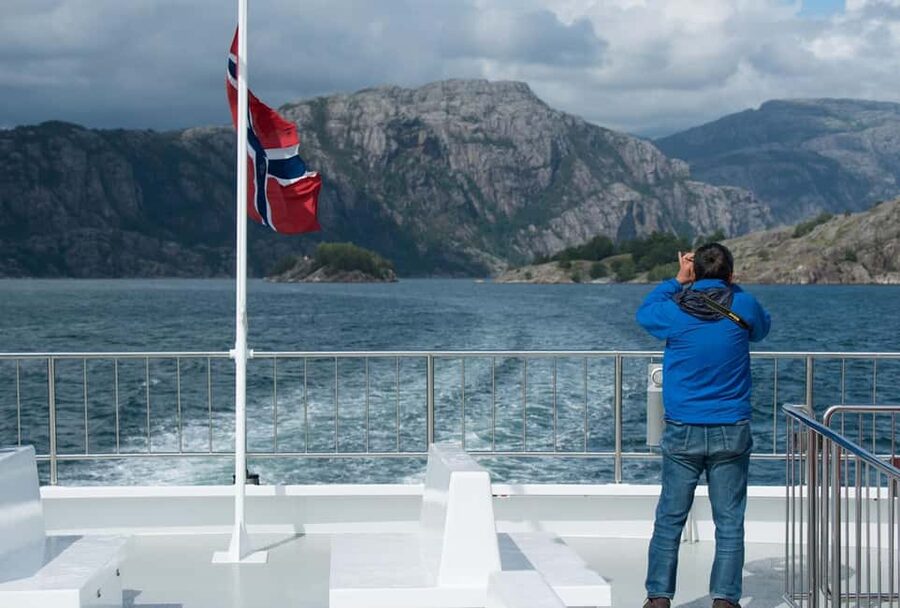 Stavanger: Scenic Fjord Cruise to Lysefjord and Preikestolen - Onboard comfort: sun decks, a warm cabin, and a kiosk for snacks