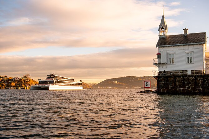 Sustainable Cruise in Oslofjord with audioguiding - Setting off from Langkaia, right where the water starts
