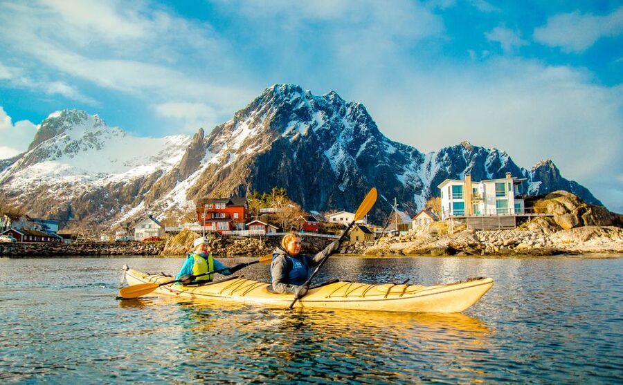 Svolvaer: 2-Hour Winter Kayaking Adventure - Getting Kitted Up Right: Dry Suits, Life Vests, and Stable Double Kayaks