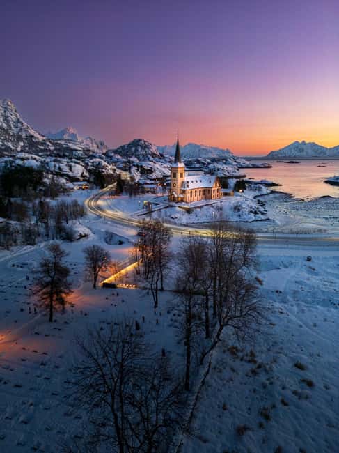 Svolvær and Henningsvær Sightseeing and History Tour - Kabelvåg: Vikings, then WWII resistance, both grounded in specific places