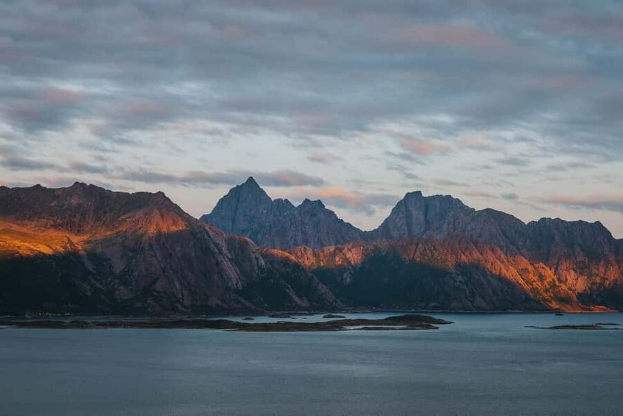Svolvær: Lofoten Scenic Sightseeing Tour: Half day tour - Haukland Beach: a real chance to walk and photograph
