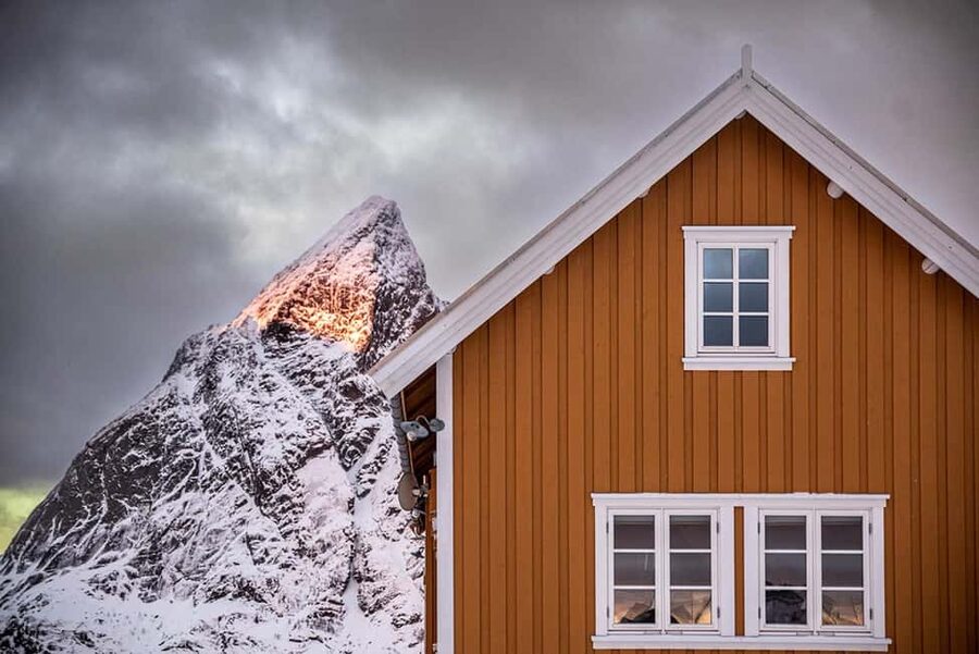 Svolvær: Reine, Hamnøy, Sakrisøy Photo Tour - Ramberg and the sandy-coast contrast