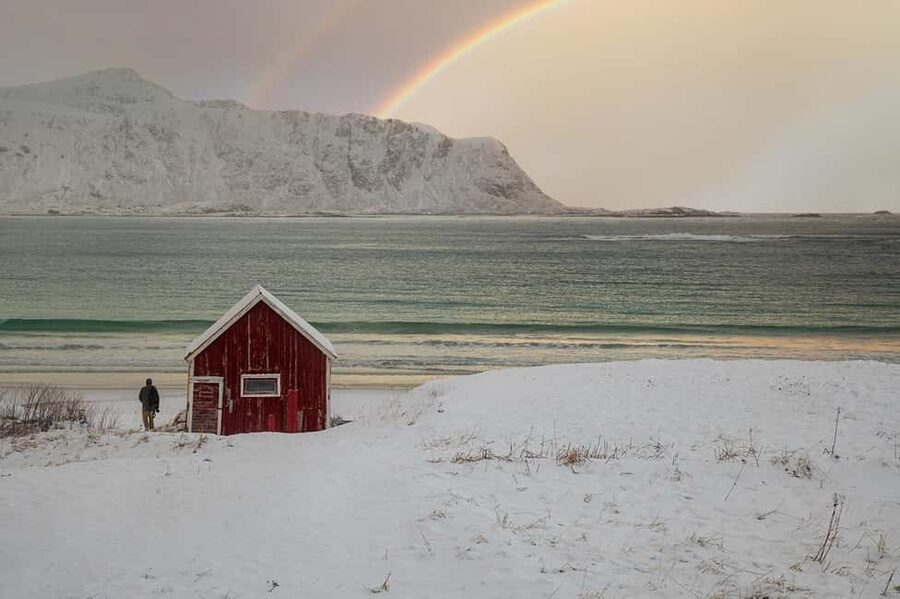 Svolvær: Reine, Hamnøy, Sakrisøy Photo Tour - Haukland Beach and Uttakleiv: the wild-coast feel at the end of the day