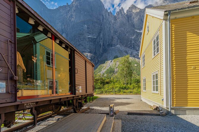 The Golden Train on Rauma Railway in Romsdalen - Bjorli stop: the short break that makes the ride feel complete