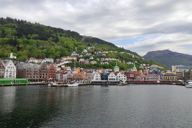 The influence of Bergen in Norway's development, city tour - Den Nationale Scene: the big cultural message behind the façade