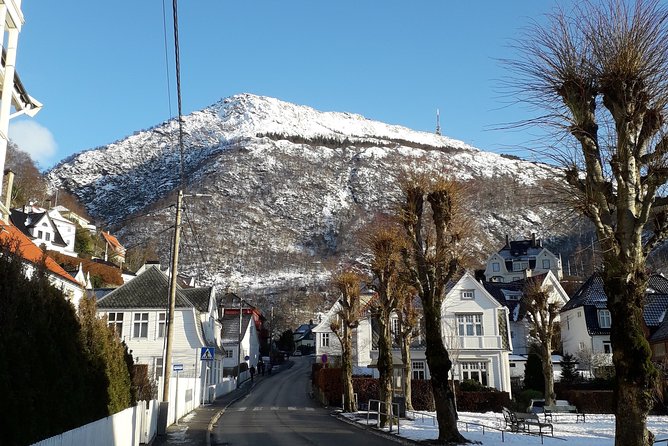 Three-summit hike in Bergen - Three summits, Bergen views on easy legs
